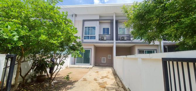 ทาวน์เฮ้าส์พานทองให้เช่า